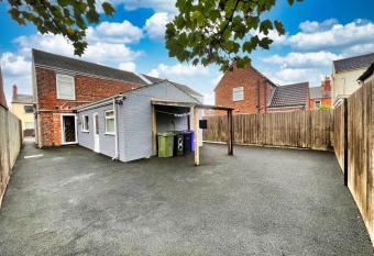 Baxter House allows 18 year olds to book a room