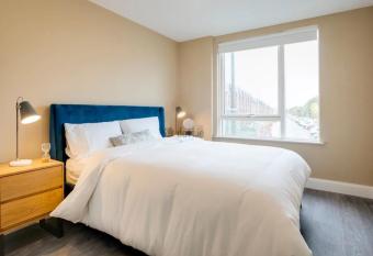 Raaida s Home has Balcony rooms