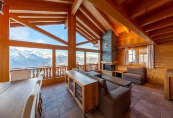 Chalet Ciel de Lit has Balcony rooms