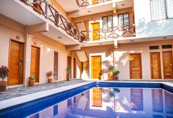 Hotel Santa Cruz Punta Zicatela allows 18 year olds to book a room