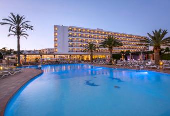 Hotel Caribe has Balcony rooms