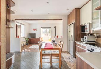 Erika s House. allows 18 year olds to book a room