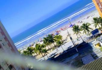 Apartamento na Praia grande vista para o mar, no bairro guilhermina melhor localiza    o da praia allows 18 year olds to book a room