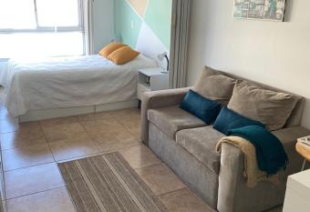 Lindo y pr  ctico apartamento en inmejorable zona allows 18 year olds to book a room