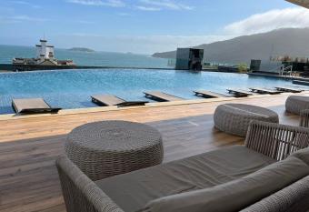 Apartamento fant  stico, piscina vista mar has Smoking/Balcony rooms