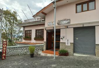 Hostal Casa del Rio has Balcony rooms