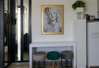 Brooklyn Apart By J & D Boutique allows 18 year olds to book a room