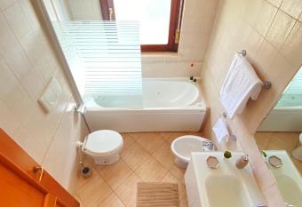 Casa Relax con Terrazza Panoramica has Balcony rooms