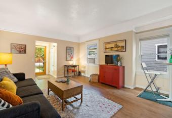 Historic Northend One Bedroom Home Near Foothills has Balcony rooms