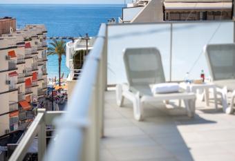 2Sleep - Estudios Benidorm has Balcony rooms