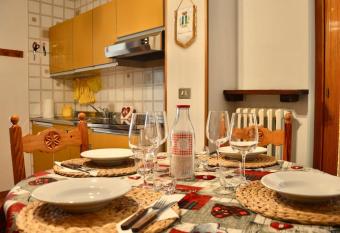 Central Ski Apartment Sestriere-GestingHome has Balcony rooms