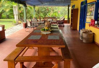 FINCA MARIA ISABEL has Balcony rooms