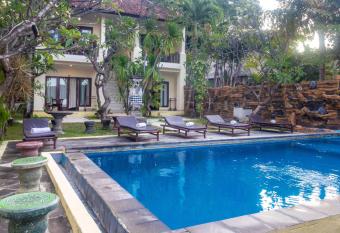 RISING STAR DIVE RESORT has Balcony rooms