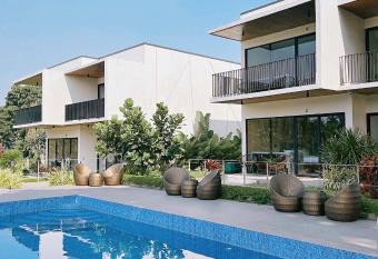 Gunita Villas has Balcony rooms