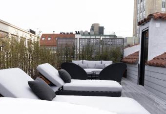 Hotel Regina has rooms with a private hot tub