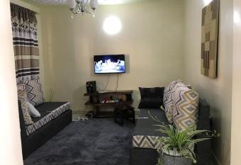 Lovely 1 bedroom condo with free parking & balcony has Balcony rooms