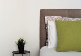 Maison Calliroe has Balcony rooms