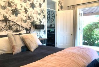 Queen Bedroom Fountain Suite has Balcony rooms