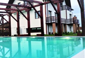 Vila Sol allows 18 year olds to book a room