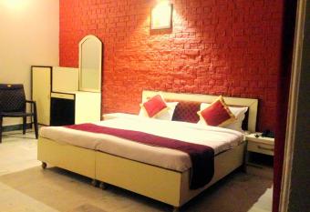 AARVEE WELLNESS & RETREAT has Balcony rooms