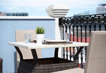 Master Penthouse Suite with Private Terrace - Grand Central House has Balcony rooms