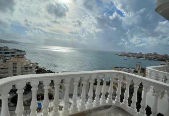 Seaside Apartmens Sarande allows 18 year olds to book a room