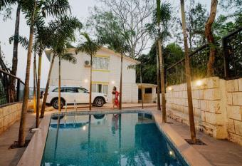 Aryan River Villa has Balcony rooms