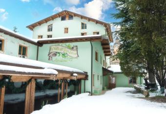 La Valle del Gran Sasso has Balcony rooms