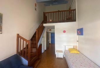 Appartement Tobago allows 18 year olds to book a room