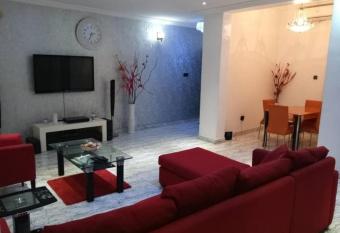 2 Bedroom Gold Apartment, Ikate Lekki allows 18 year olds to book a room