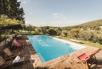 La Veronica Boutique Apartments has Balcony rooms