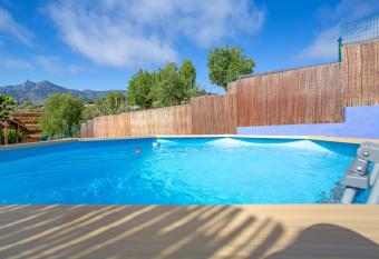 La Lavanda has Balcony rooms