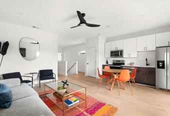 Bright 2 Queen BR w/ Deck in Heart of Nashville has Balcony rooms