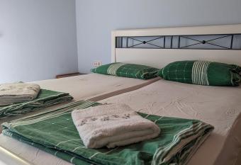 Moustaki has Balcony rooms