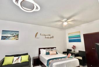 Cozy apartment#2 in Venetian Road has Balcony rooms