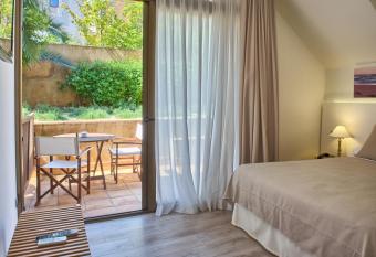 El Petit Convent has Balcony rooms