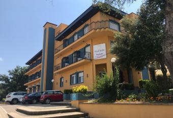 Hotel Esteba has Balcony rooms