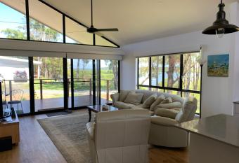 Island Dream allows 18 year olds to book a room