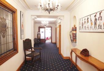 Hotel Zarauz allows 18 year olds to book a room