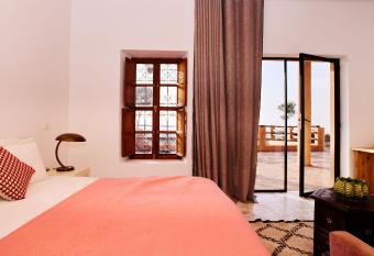 Dar Imiri allows 18 year olds to book a room