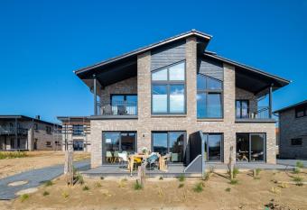 Haus Hygge Reihe 7 Schleiterrassen allows 18 year olds to book a room