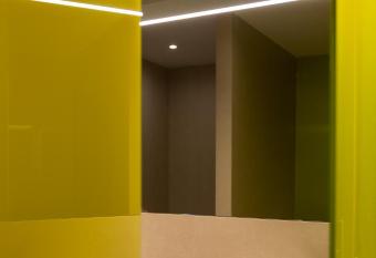 Hotel Maci   Sevilla Kubb has rooms with a private hot tub