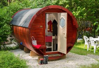 Waldcamping Brombach allows 18 year olds to book a room