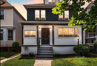 Fischer House Indian Village nn01 has Balcony rooms