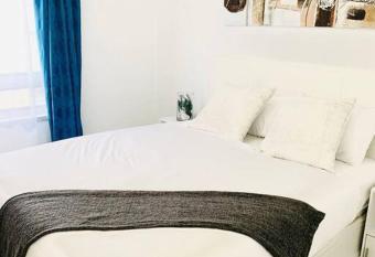 Serenity@Ninth has Balcony rooms