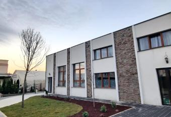 Grifon Apartmani allows 18 year olds to book a room