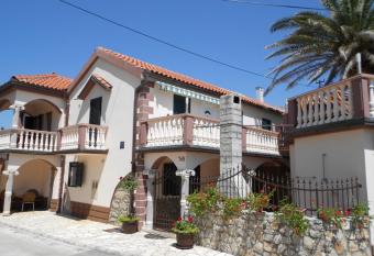 Apartment in Privlaka with balcony, air conditioning, WiFi, dishwasher 878-1 has Balcony rooms