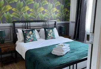 LilyRose Hotel allows 18 year olds to book a room