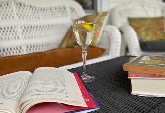 FRENCH WOODS FARMHOUSE Catskills Upper Delaware River Hancock NY has rooms with a private hot tub