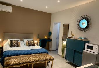 LA CORSA allows 18 year olds to book a room